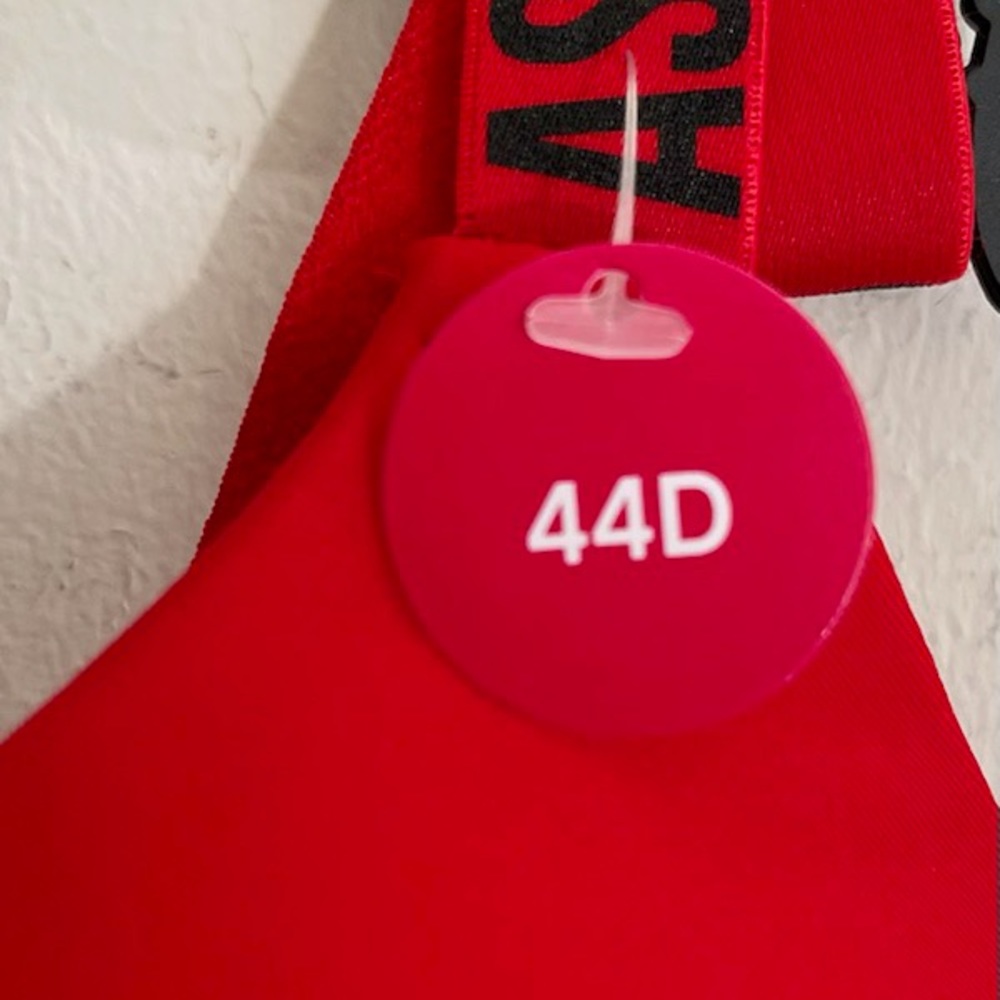 BRAND NEW RED T-SHIRT UNDERWIRE BRA 44D - Picture 2 of 6